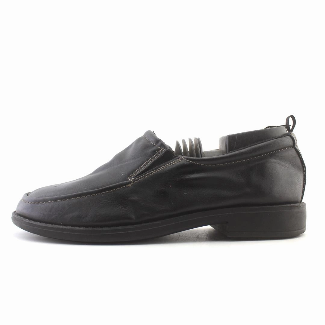 GEORGE . George affordable sneakers for everyday use