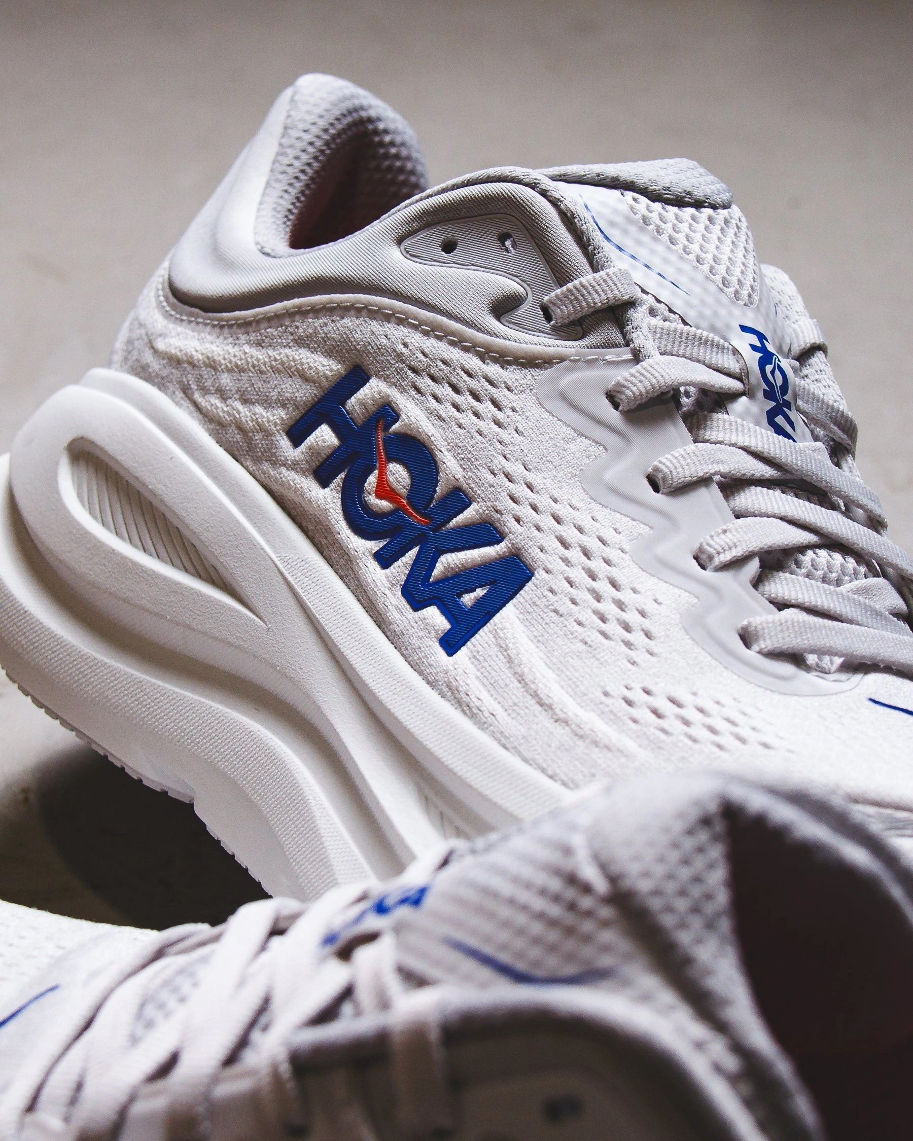 Hoka One One Men Bondi 9 Cosmic Grey Ultramarine 1162011-CYLT Hoka One One shoe close-ups
