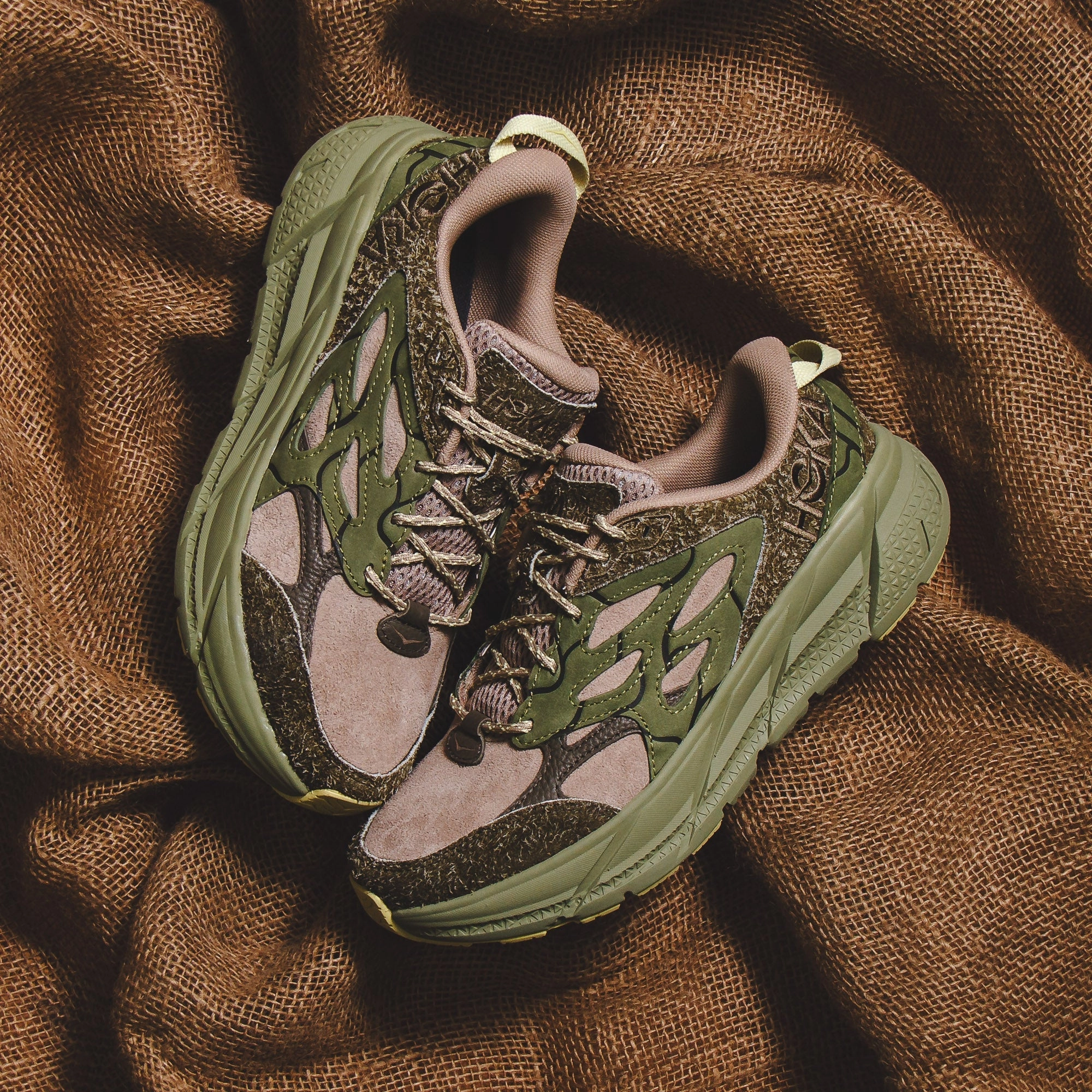 Hoka One One Men Clifton L Suede TP Dune Fennel 1150910-DNF Hoka One One shoe close-ups