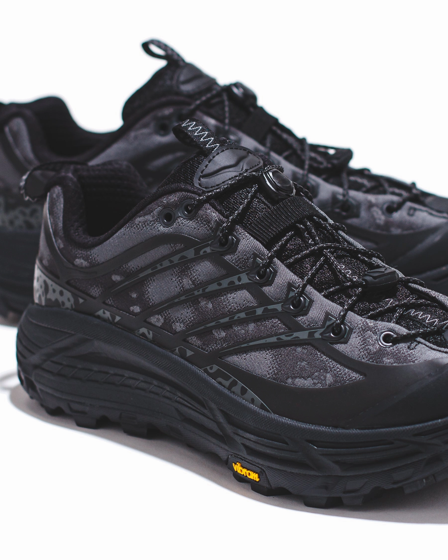 Hoka One One Unisex Mafate Three 2 TS Black Carbon Black 1162770-BBNB Hoka One One shoe close-ups