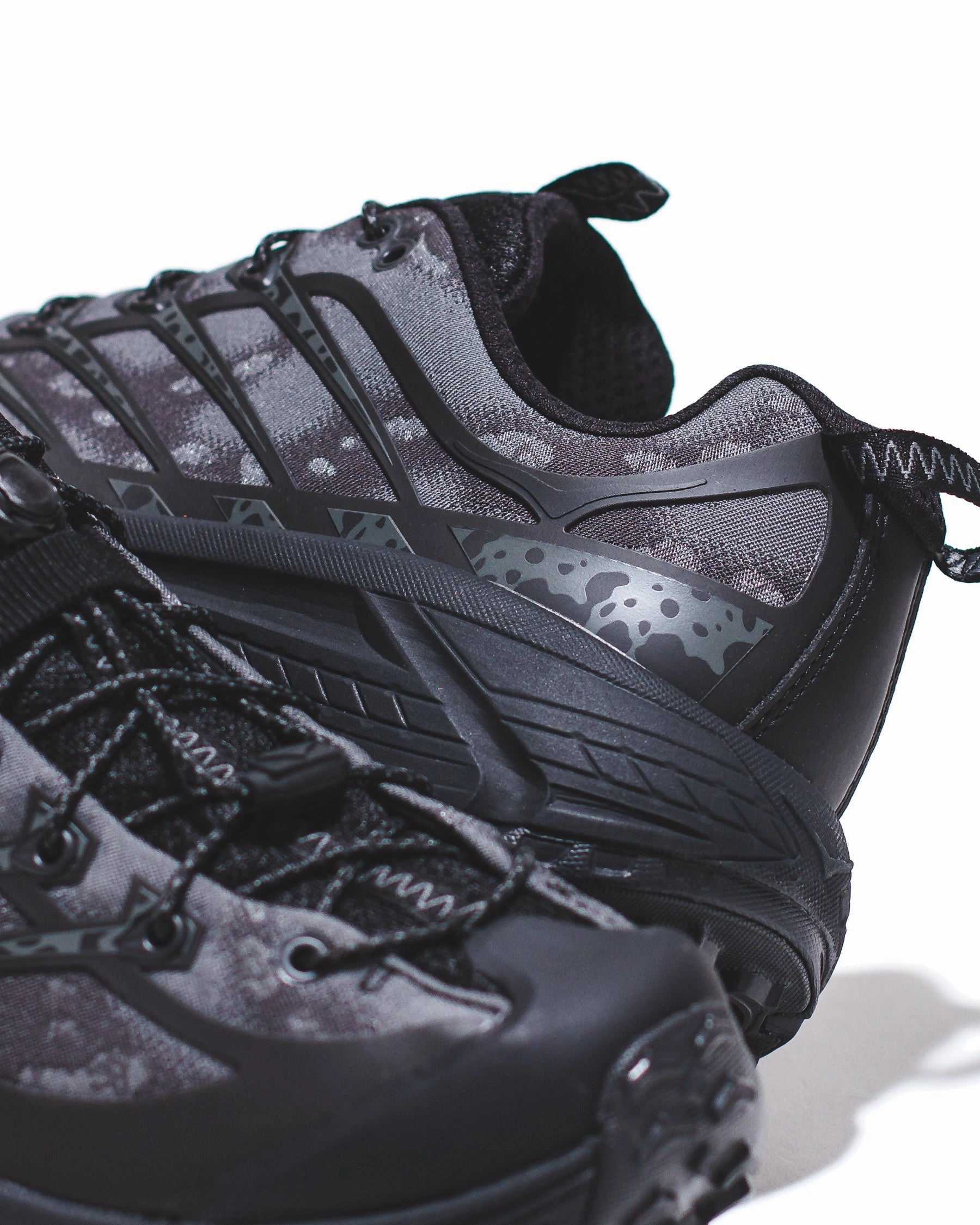 Hoka One One Unisex Mafate Three 2 TS Black Carbon Black 1162770-BBNB Hoka One One shoe close-ups