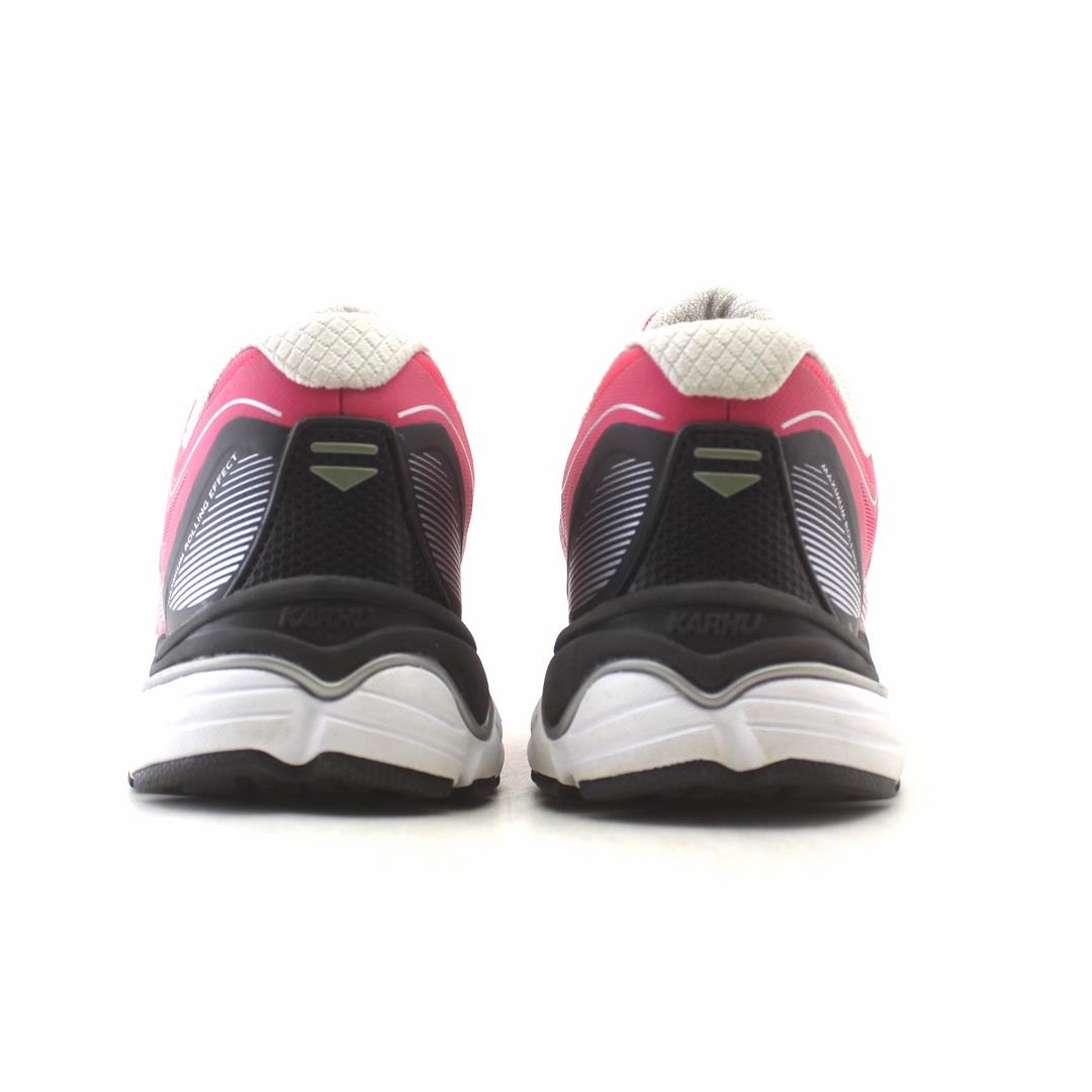 KARHU FLUID 6 Karhu retro-inspired athletic shoes