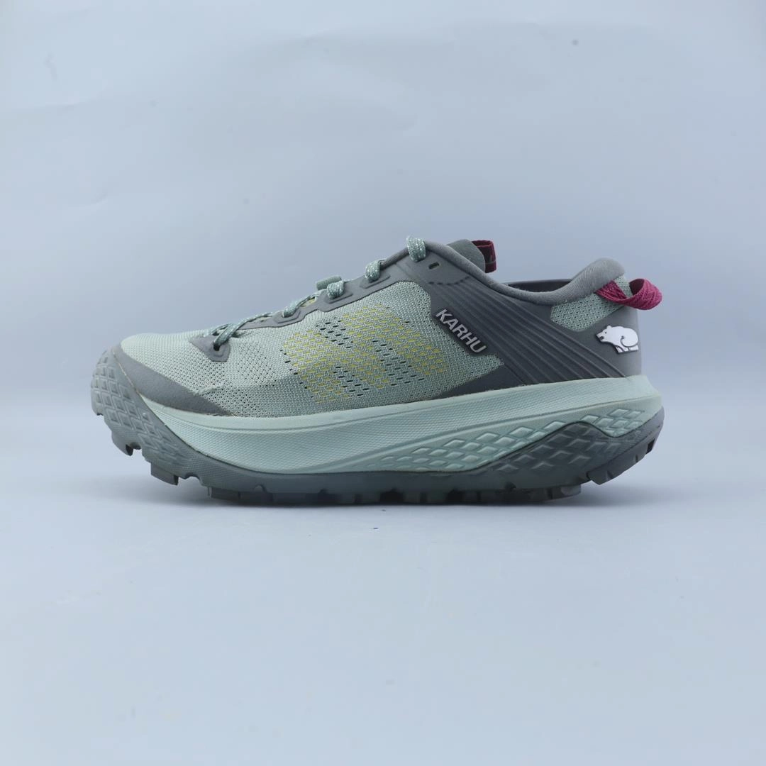 KARHU IKONI TRAIL INITIAL Karhu retro running shoes with plush ride