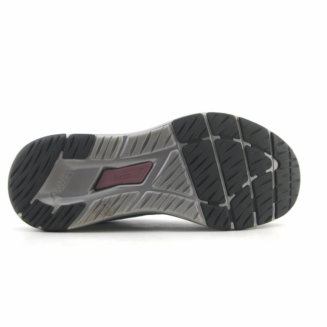 KARHU SYNCHRON 1.5 Karhu retro-inspired athletic shoes