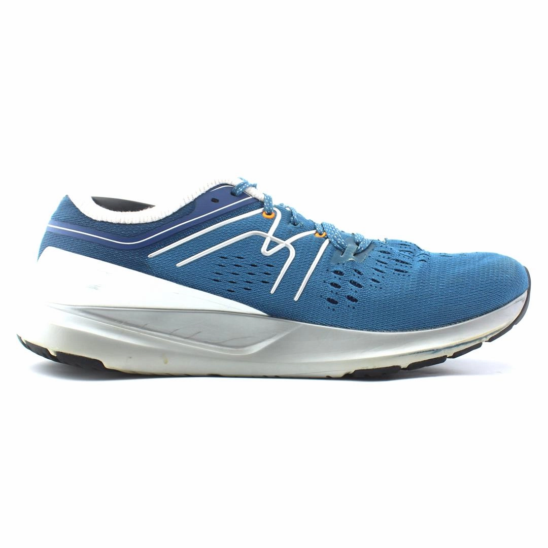 KARHU SYNCHRON ORTIX Karhu retro-inspired athletic shoes