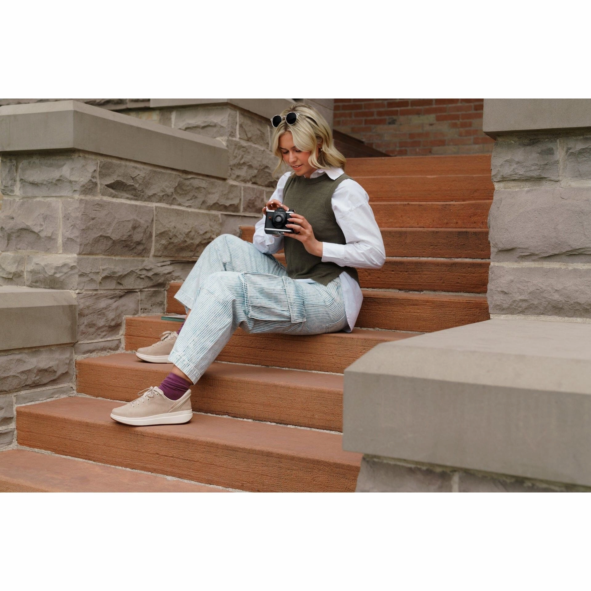 KIZIK SYDNEY WOMEN'S MEDIUM AND WIDE Kizik hands-free slip-on shoes