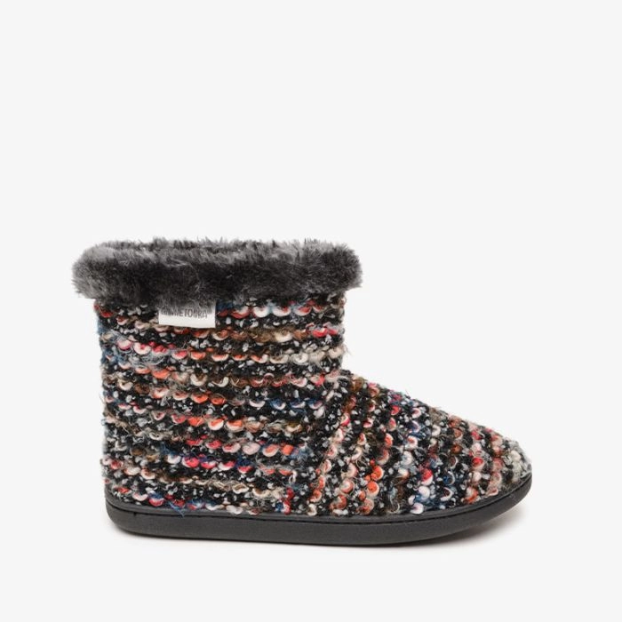 MINNETONKA BETTY WOMEN'S - FINAL SALE! Minnetonka classic moccasins