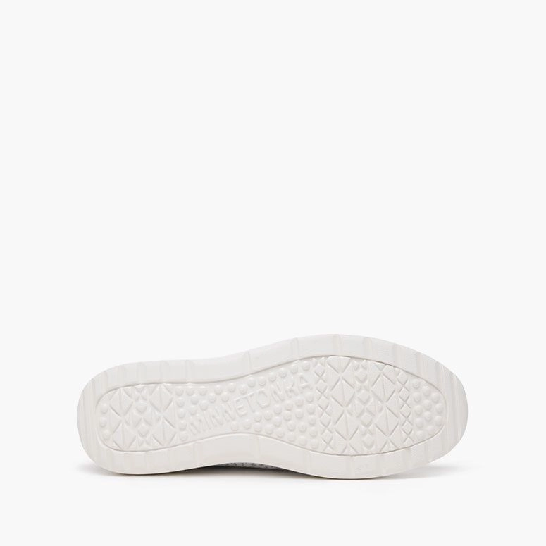 MINNETONKA ECO ANEW WOMEN'S Minnetonka classic moccasins