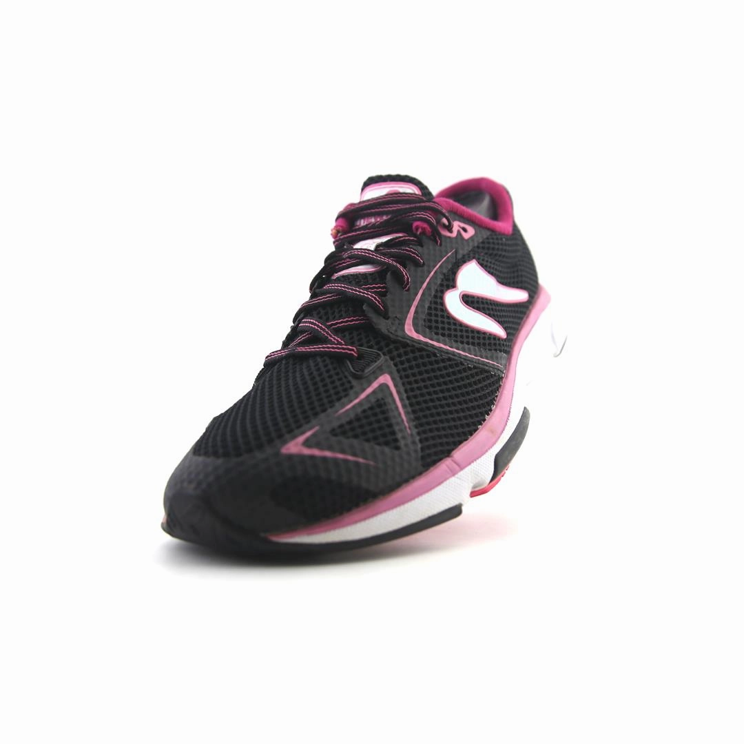 NEWTON DISTANCE 8 Newton innovative running shoes