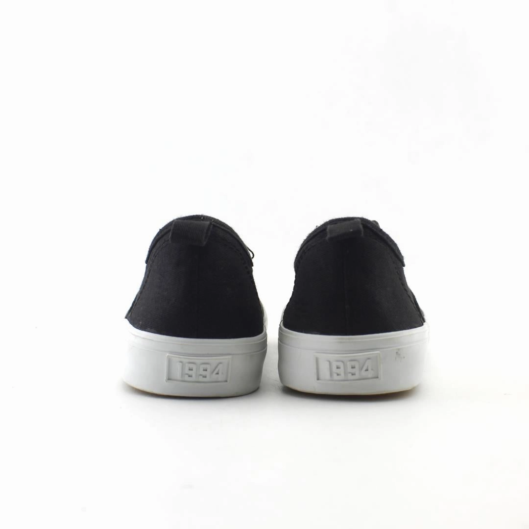 OLD NAVY 1994 affordable Old Navy shoe visuals