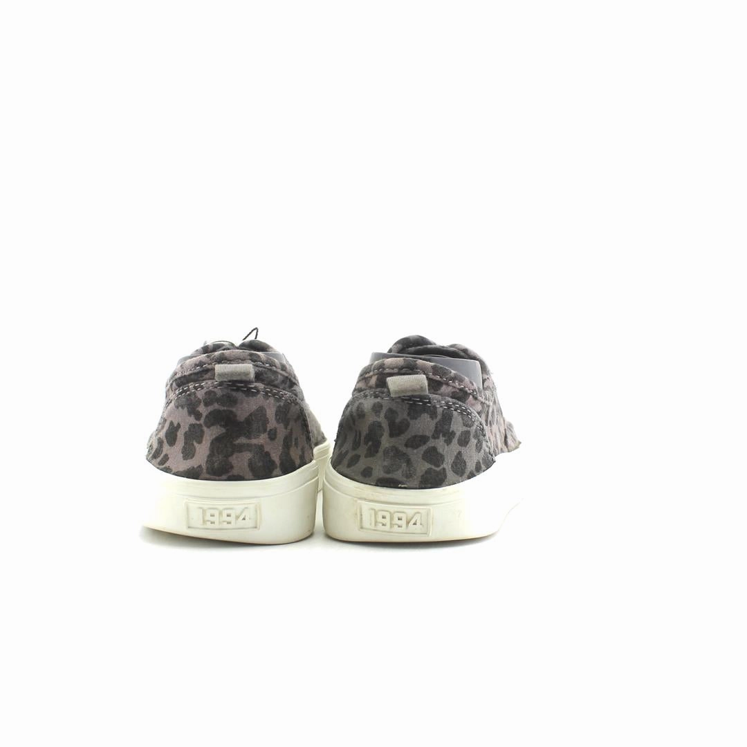 OLD NAVY 1994 affordable Old Navy shoe visuals