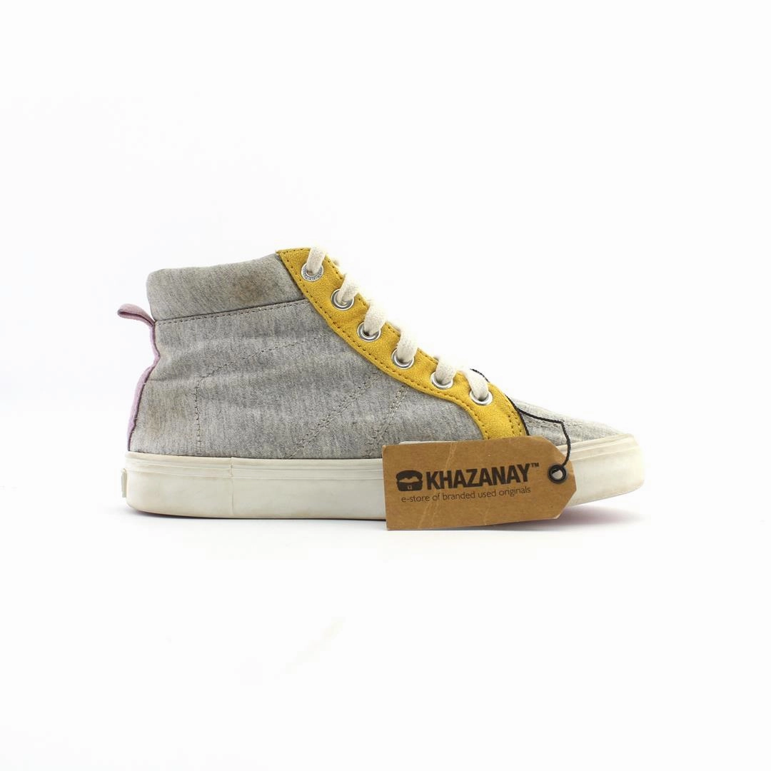 OLD NAVY 1994 Old Navy shoe design snapshots