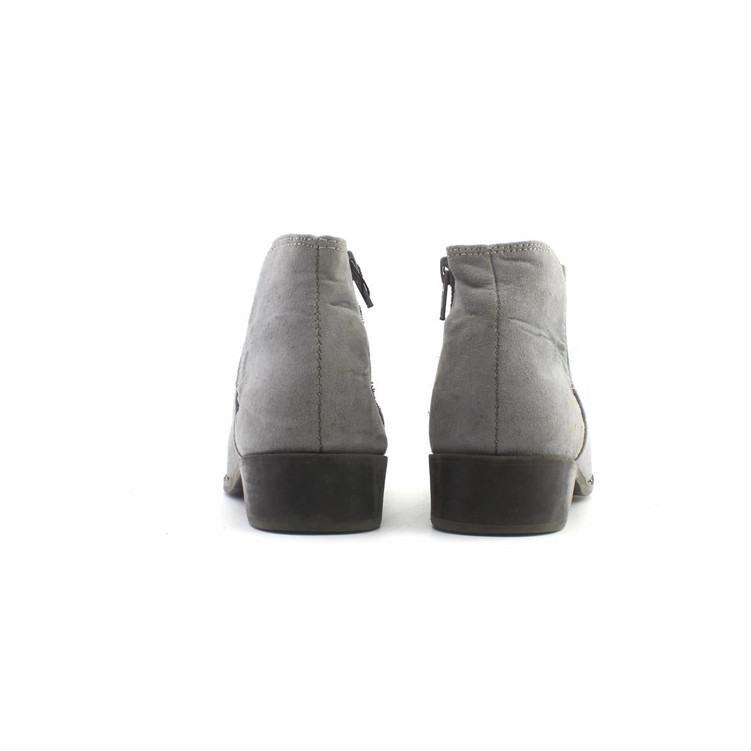 OLD NAVY . affordable Old Navy shoe visuals