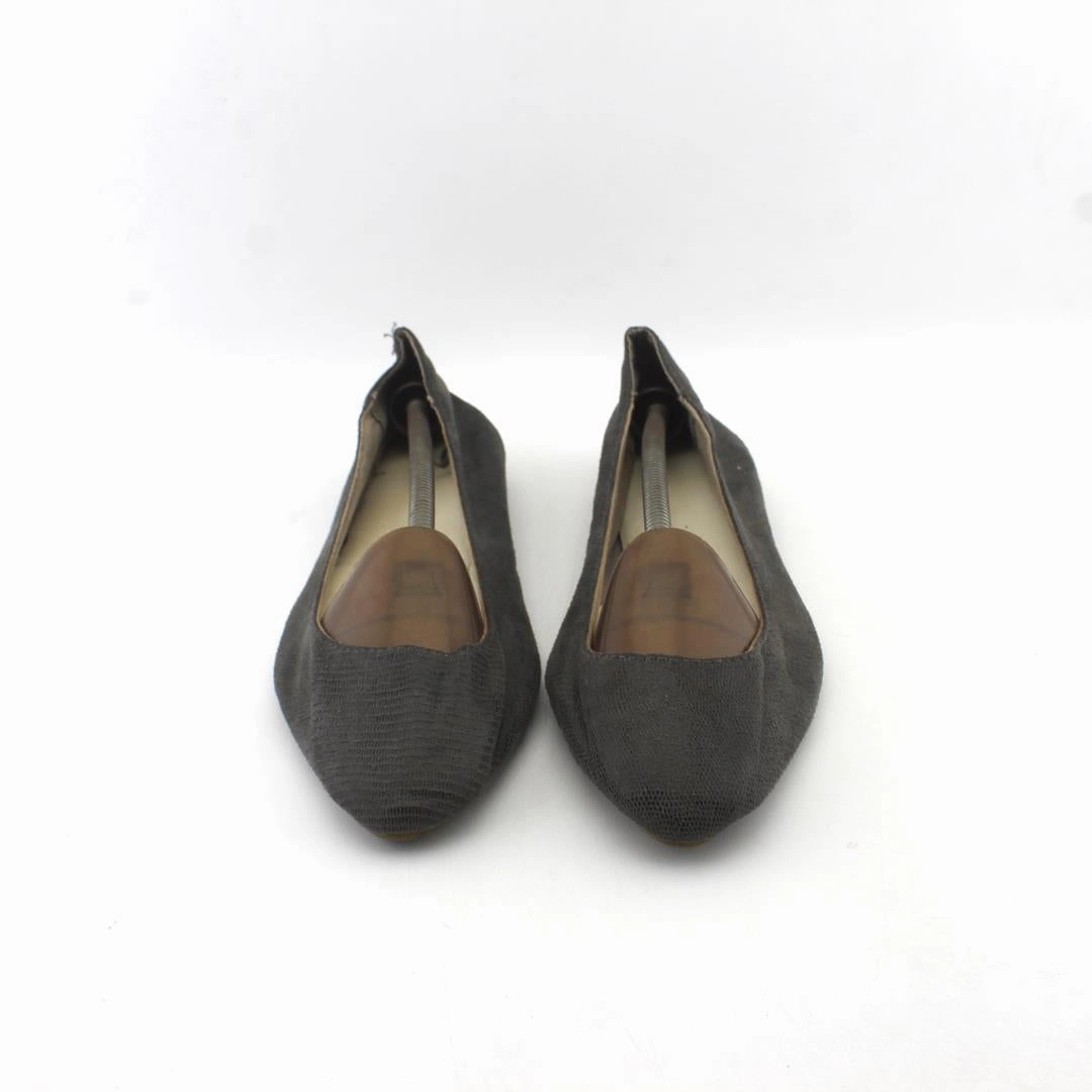 OLD NAVY . affordable Old Navy shoe visuals