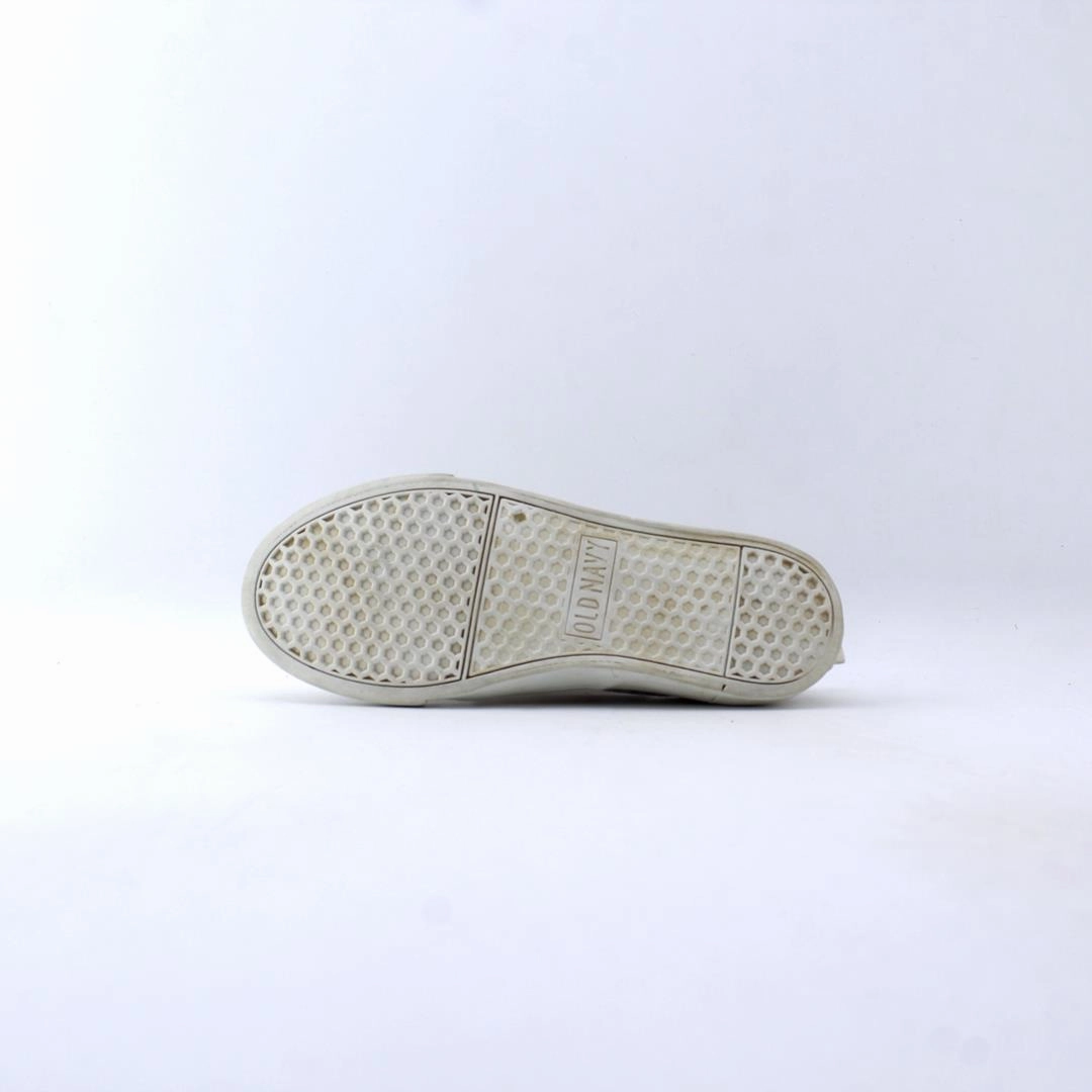 OLD NAVY . affordable Old Navy shoe visuals