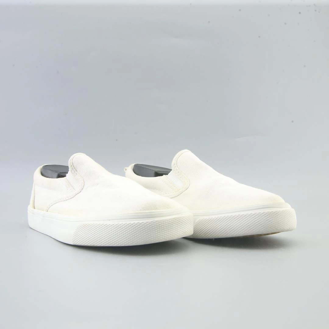 OLD NAVY . affordable Old Navy shoe visuals