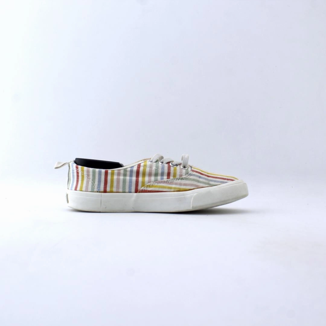 OLD NAVY . affordable Old Navy shoe visuals