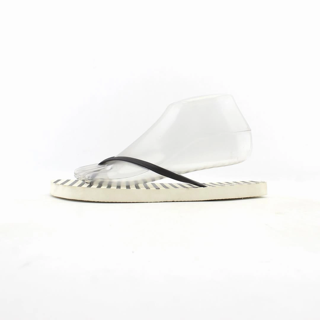 OLD NAVY . Old Navy versatile casual footwear