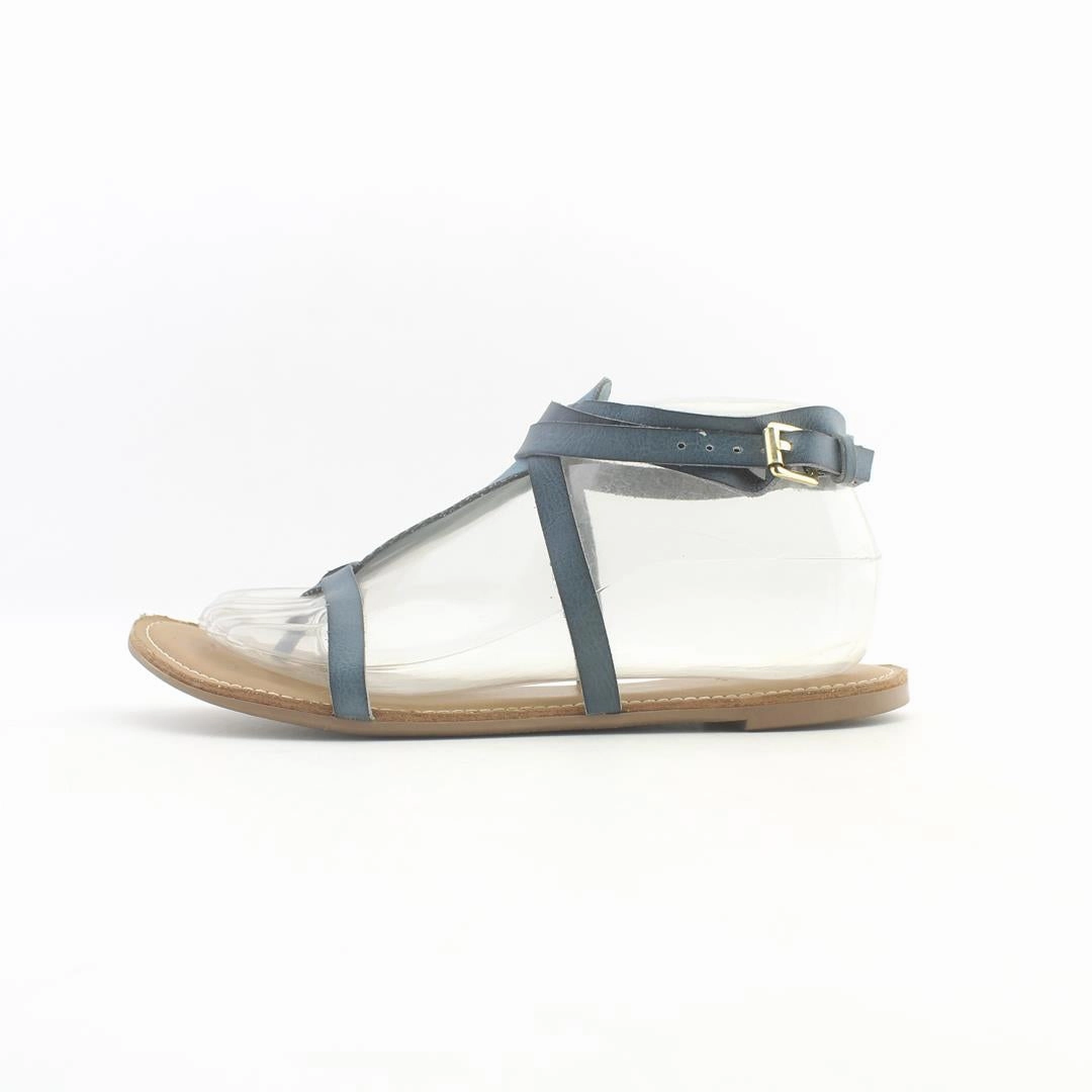OLD NAVY . Old Navy versatile casual footwear