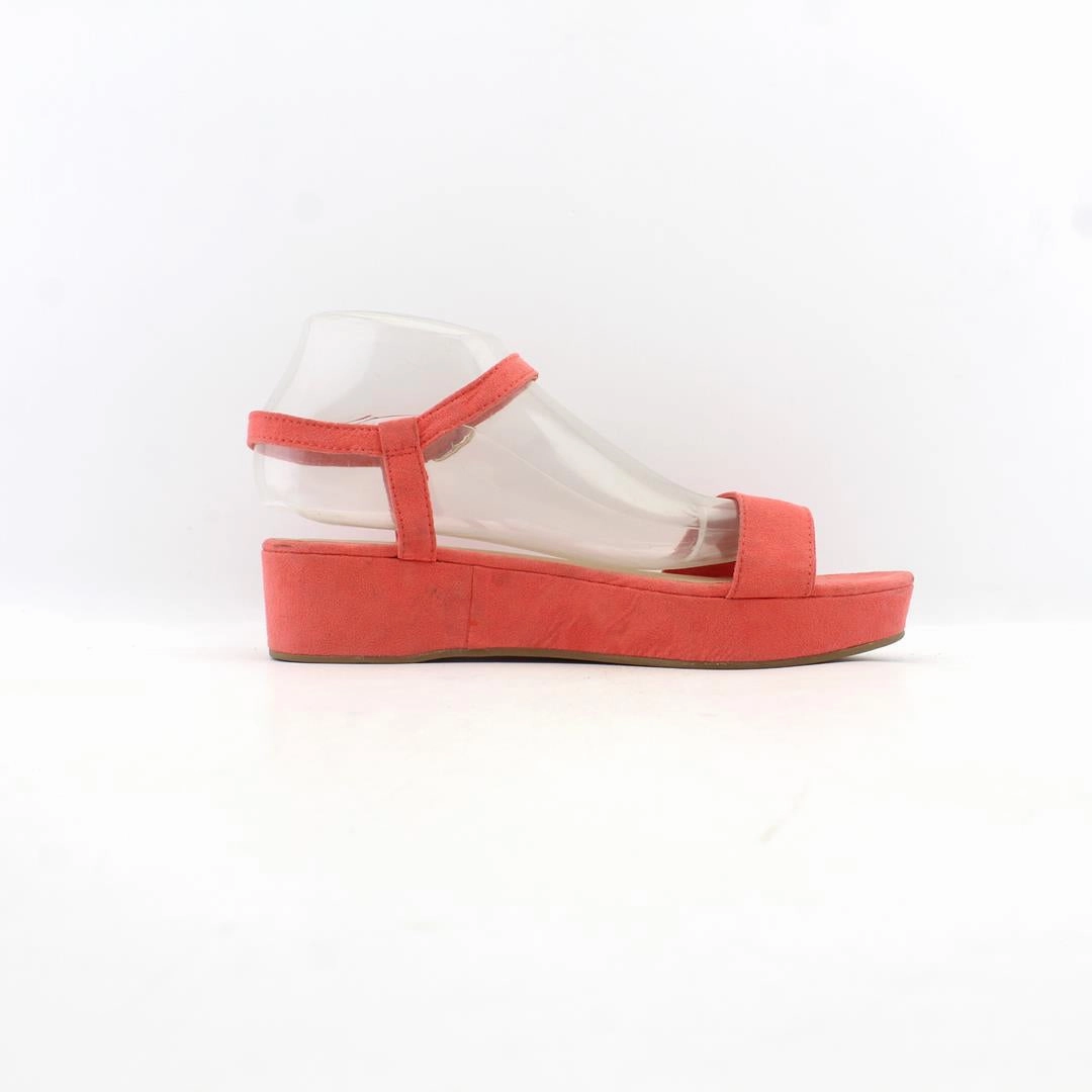 OLD NAVY . affordable Old Navy shoe visuals
