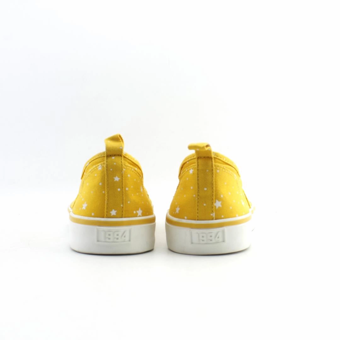 OLD NAVY . affordable Old Navy shoe visuals