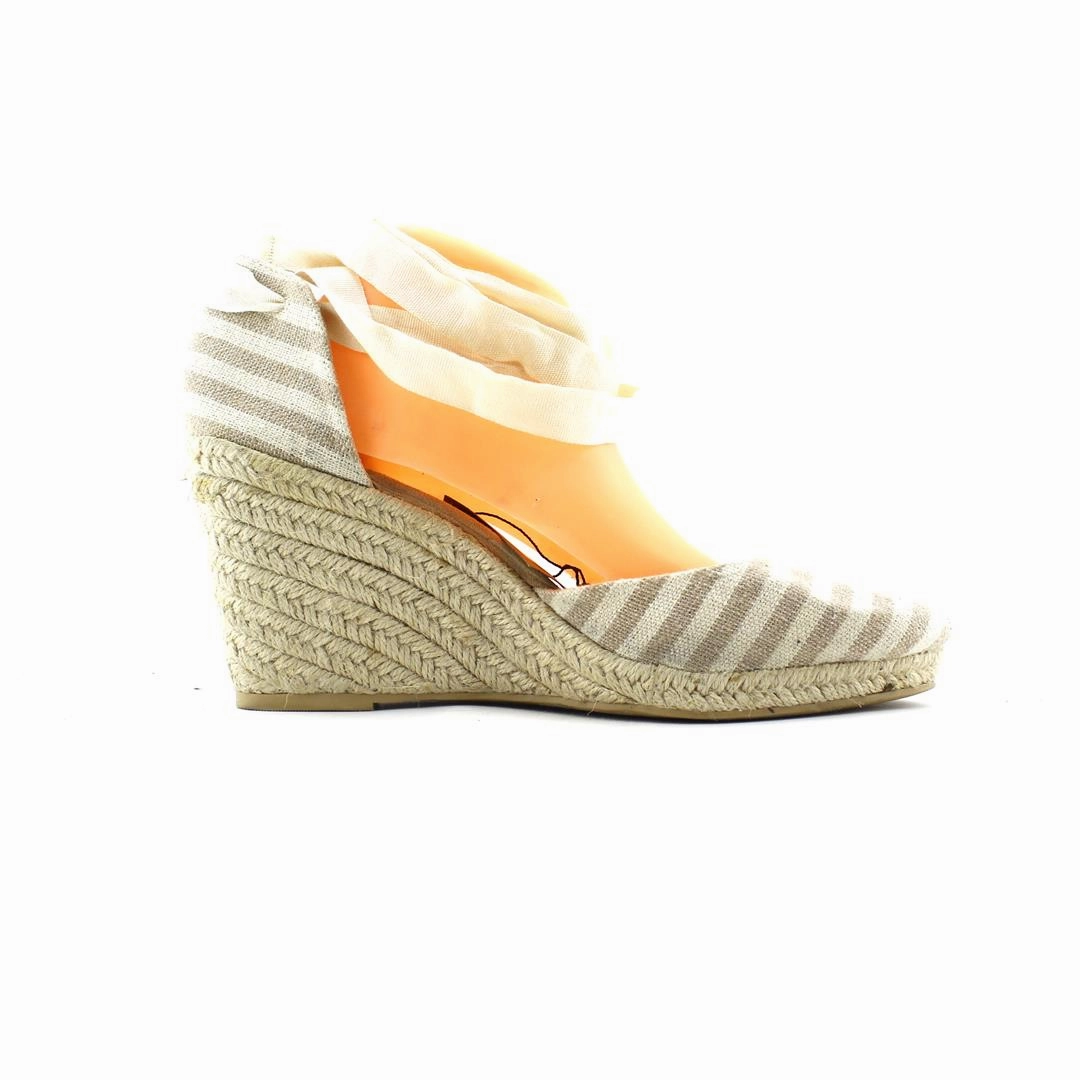 OLD NAVY . affordable Old Navy shoe visuals