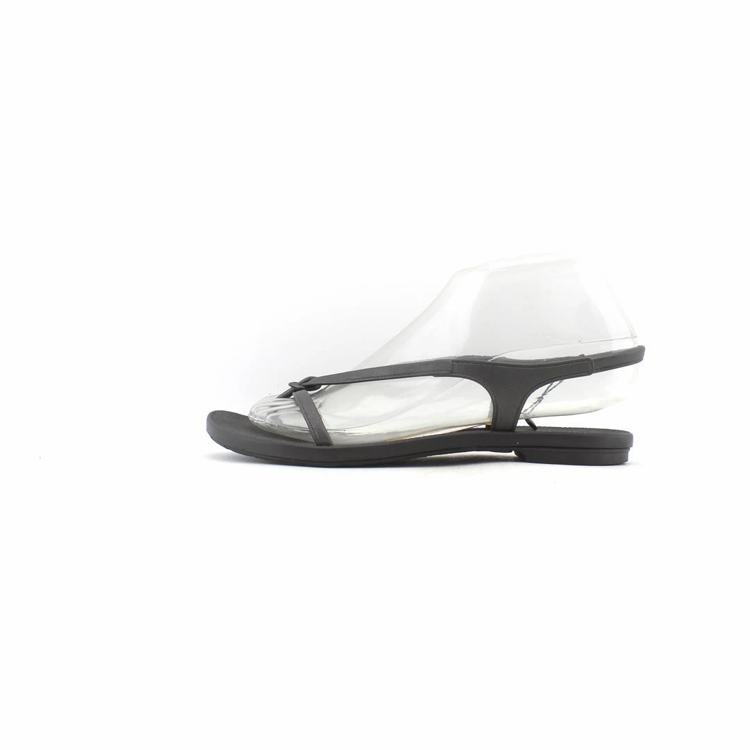 OLD NAVY . Old Navy versatile casual footwear