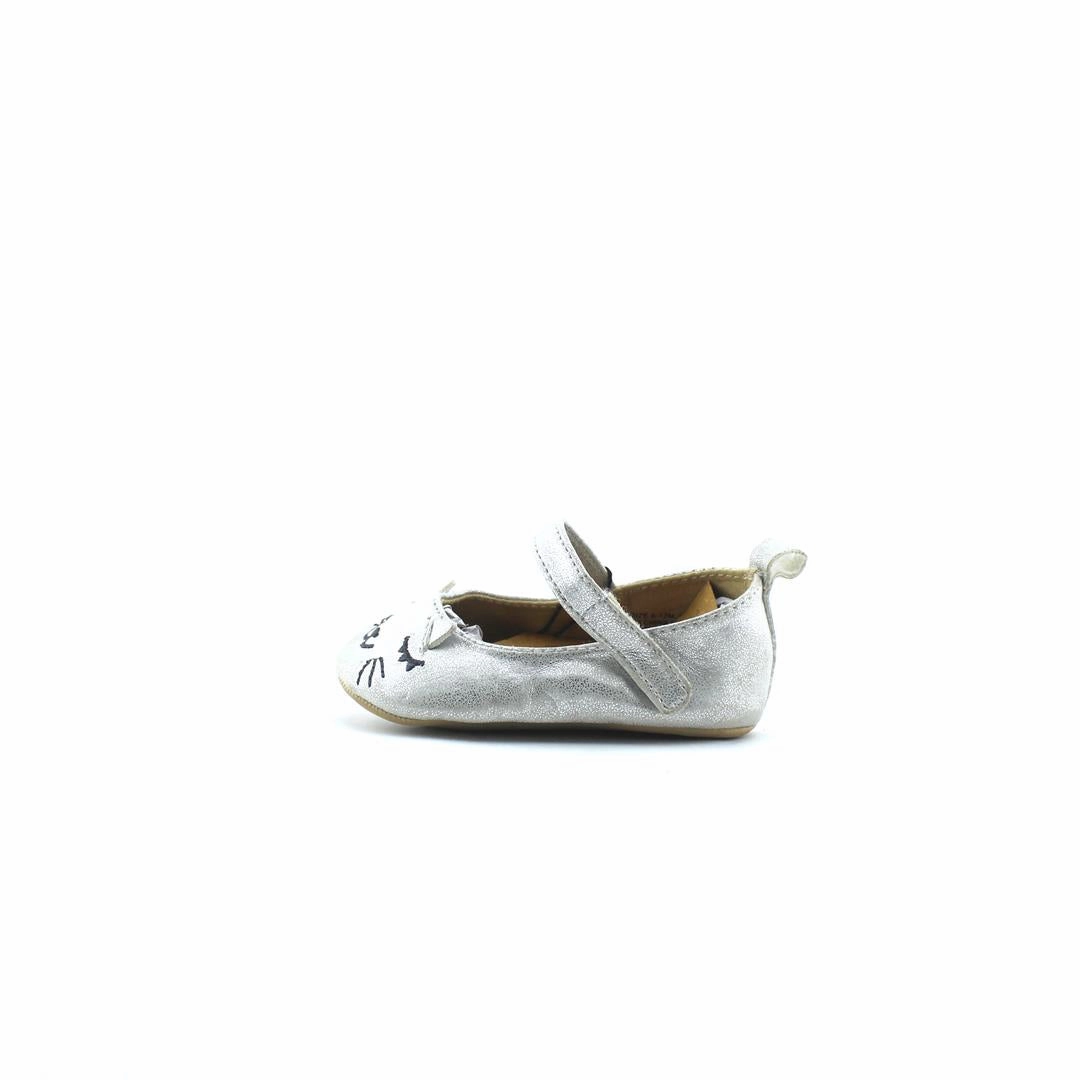 OLD NAVY . Old Navy versatile casual footwear