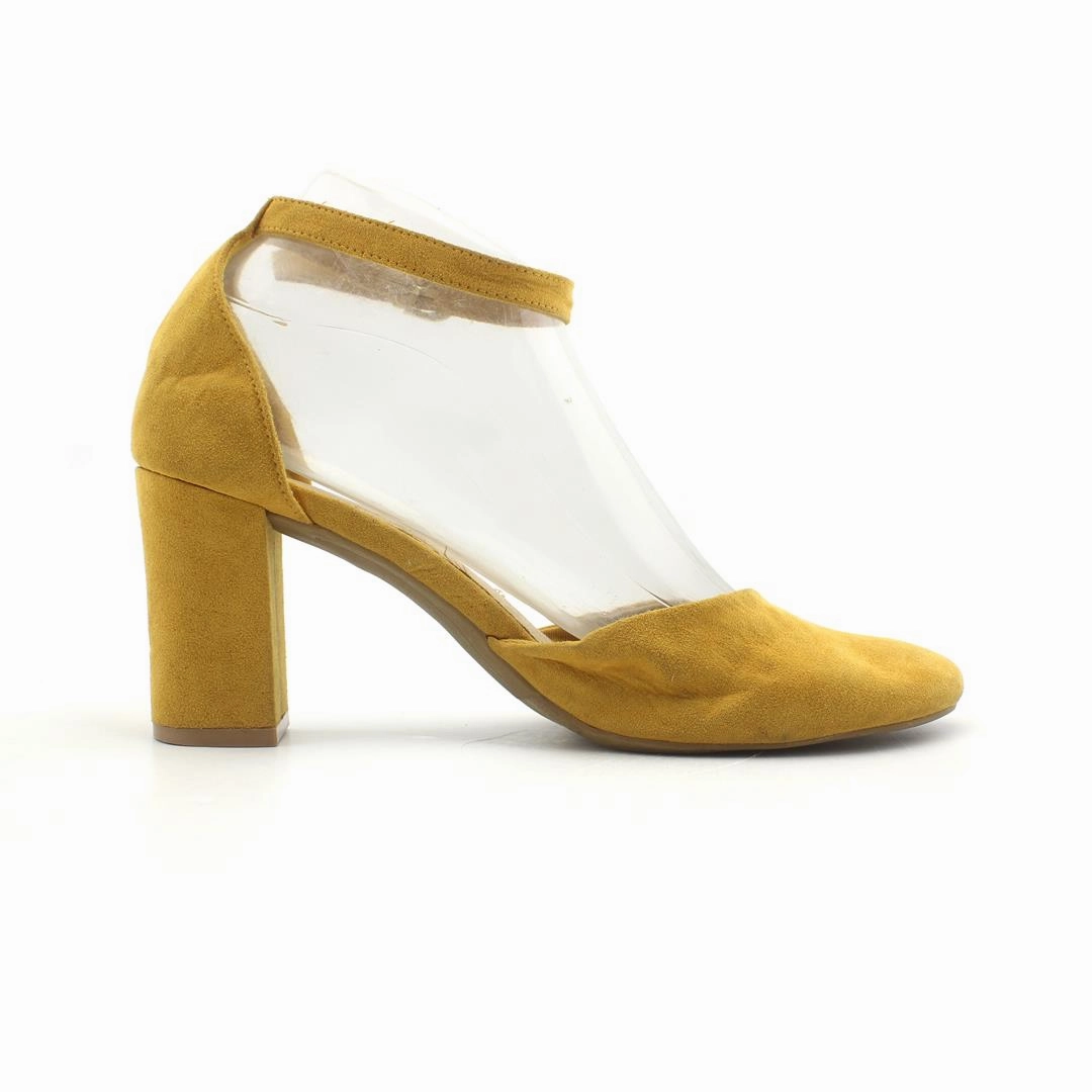 OLD NAVY . affordable Old Navy shoe visuals