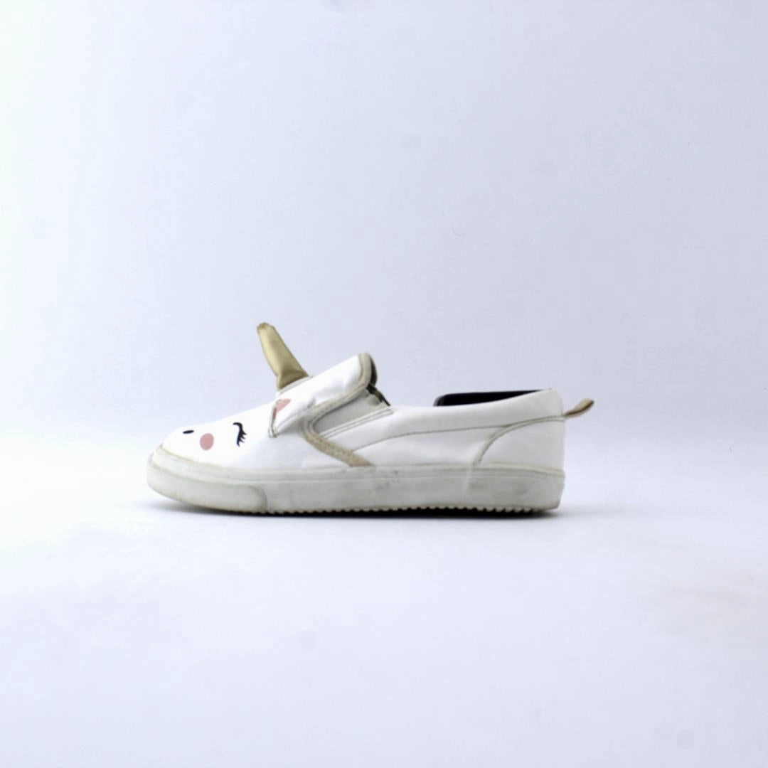 OLD NAVY . Old Navy versatile casual footwear