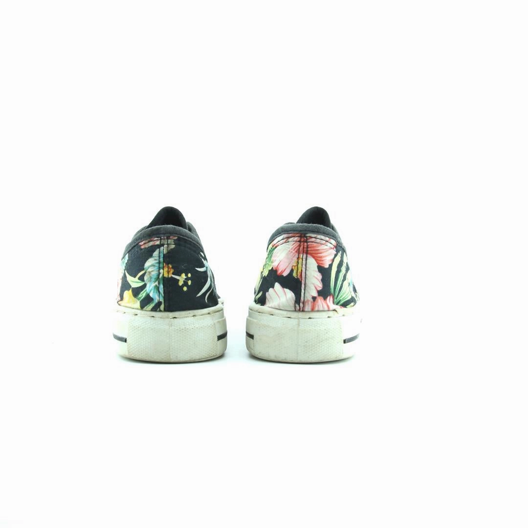 OLD NAVY . affordable Old Navy shoe visuals