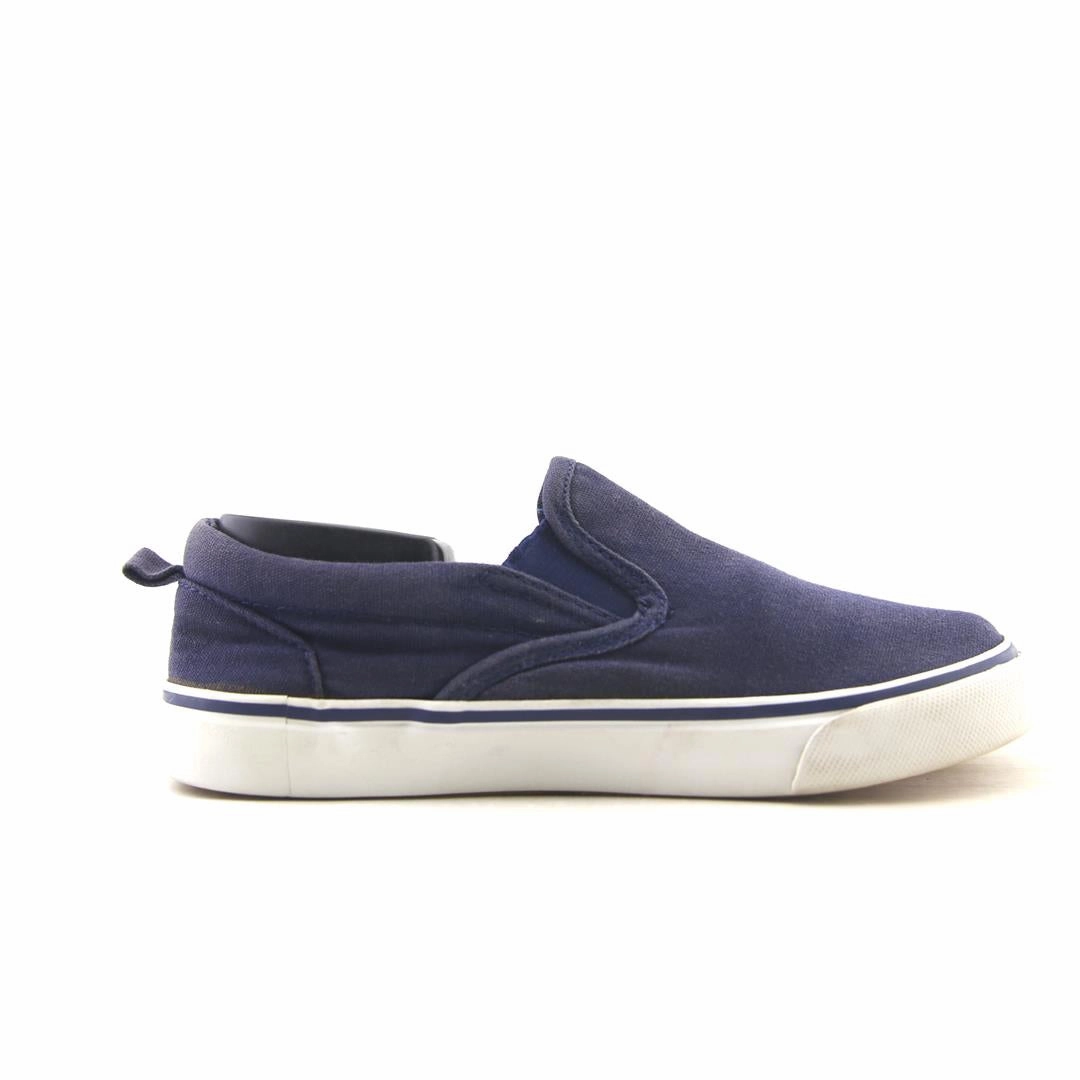 OLD NAVY . affordable Old Navy shoe visuals