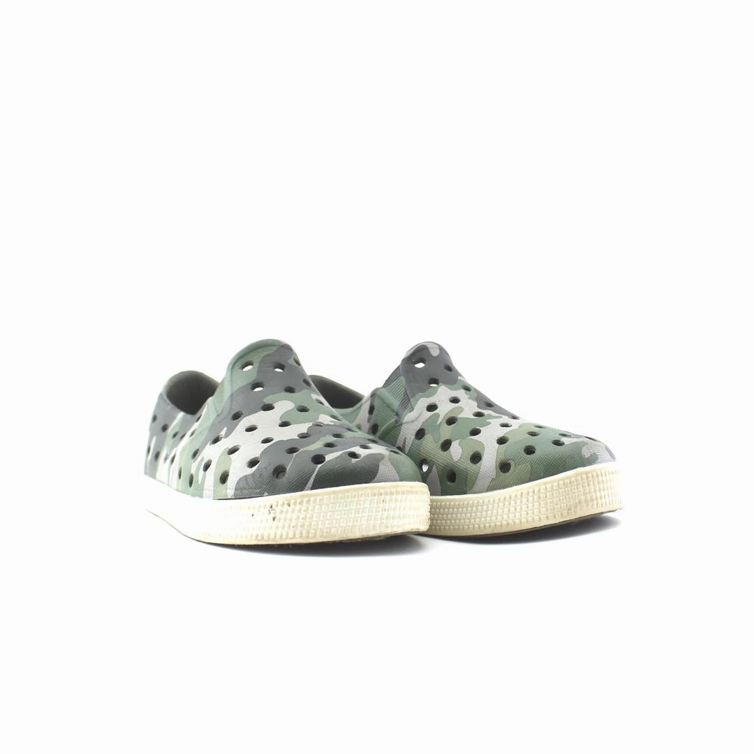 OLD NAVY . affordable Old Navy shoe visuals