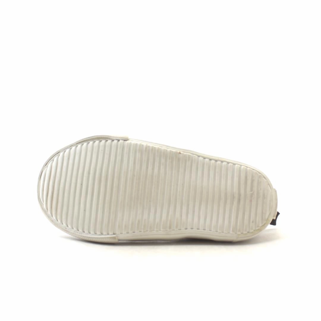 OLD NAVY . affordable Old Navy shoe visuals