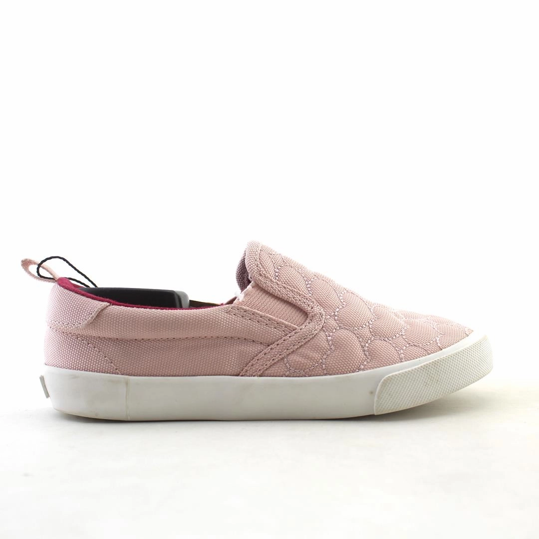 OLD NAVY . affordable Old Navy shoe visuals