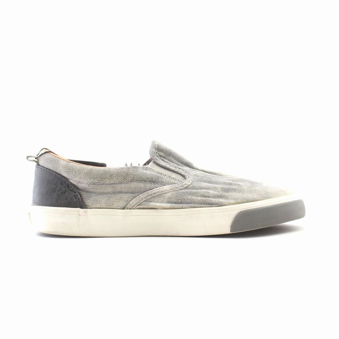 OLD NAVY . affordable Old Navy shoe visuals