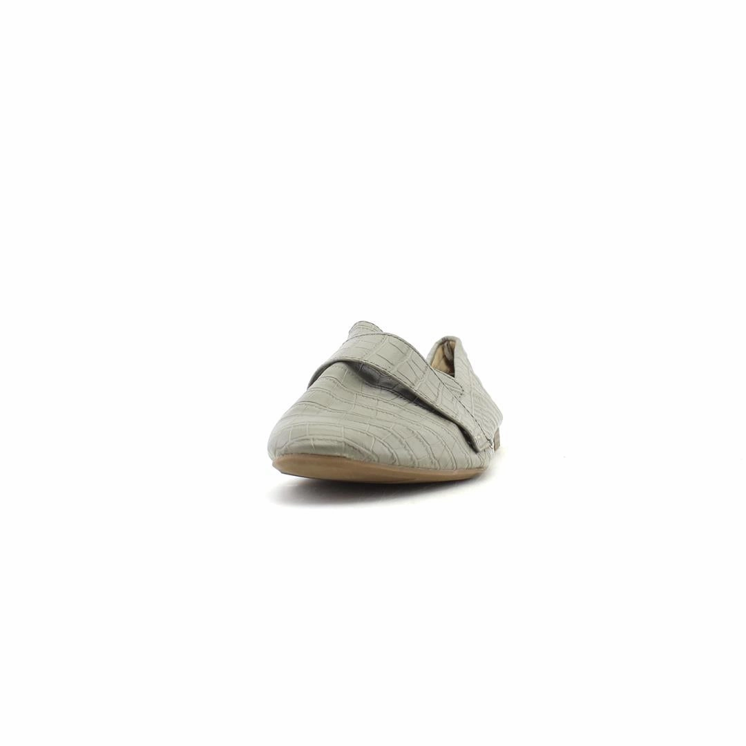 OLD NAVY . affordable Old Navy shoe visuals