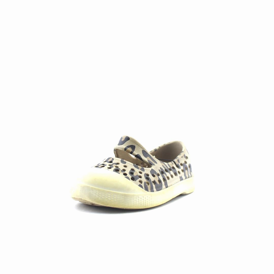 OLD NAVY . affordable Old Navy shoe visuals
