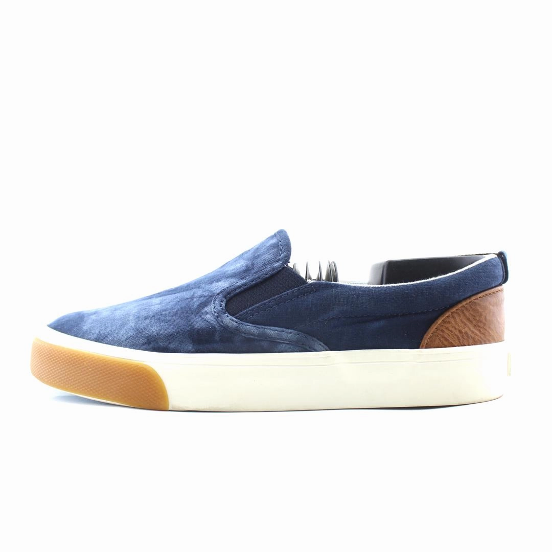 OLD NAVY . Old Navy versatile casual footwear