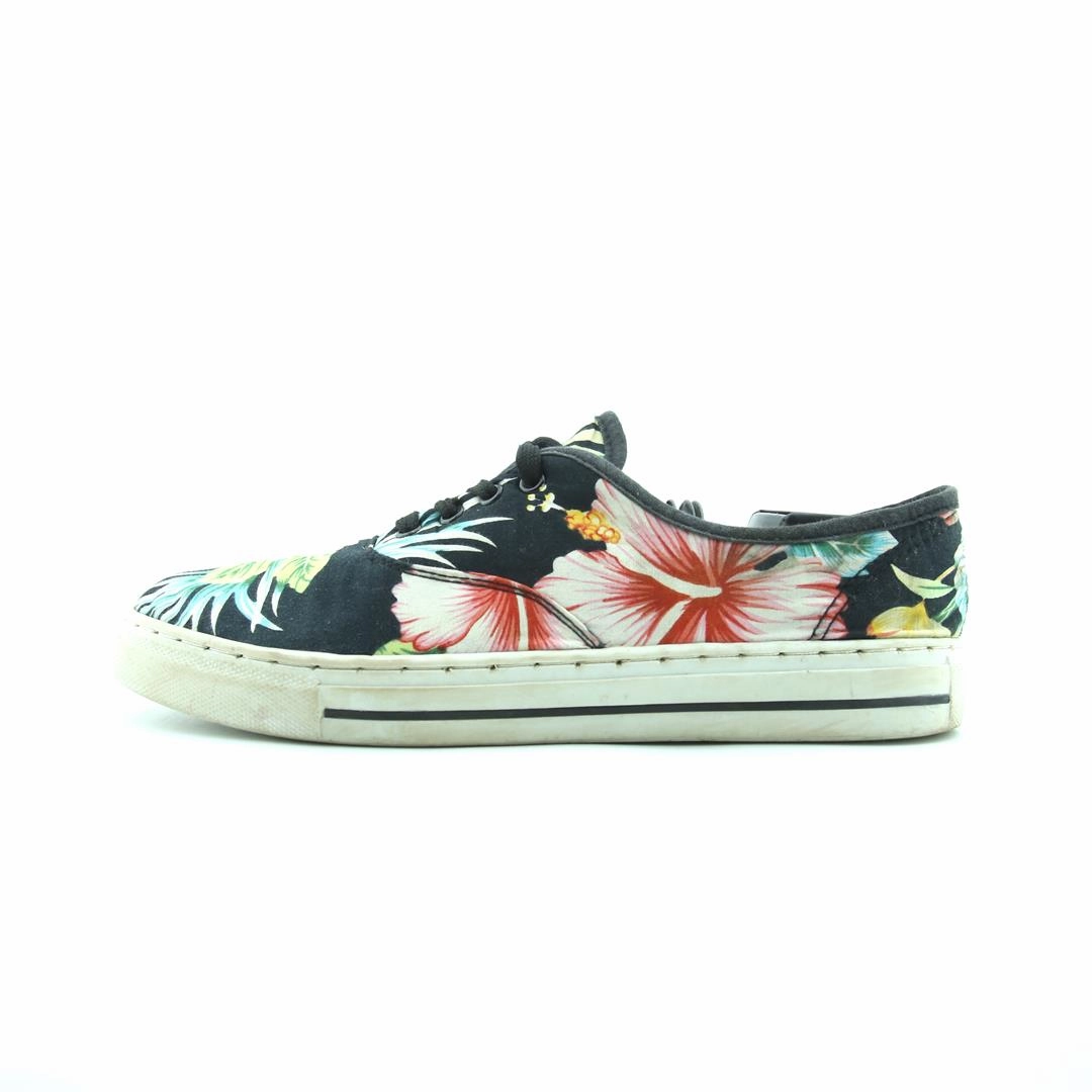 OLD NAVY . affordable Old Navy shoe visuals