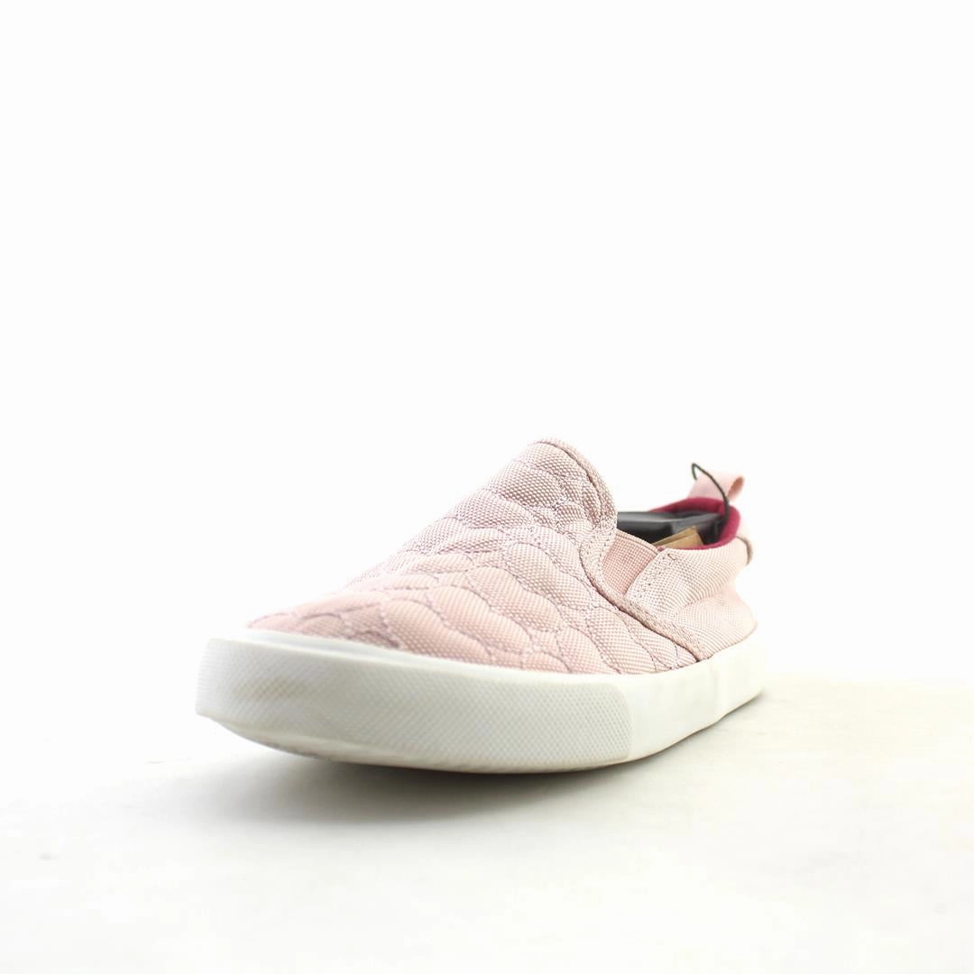OLD NAVY . affordable Old Navy shoe visuals