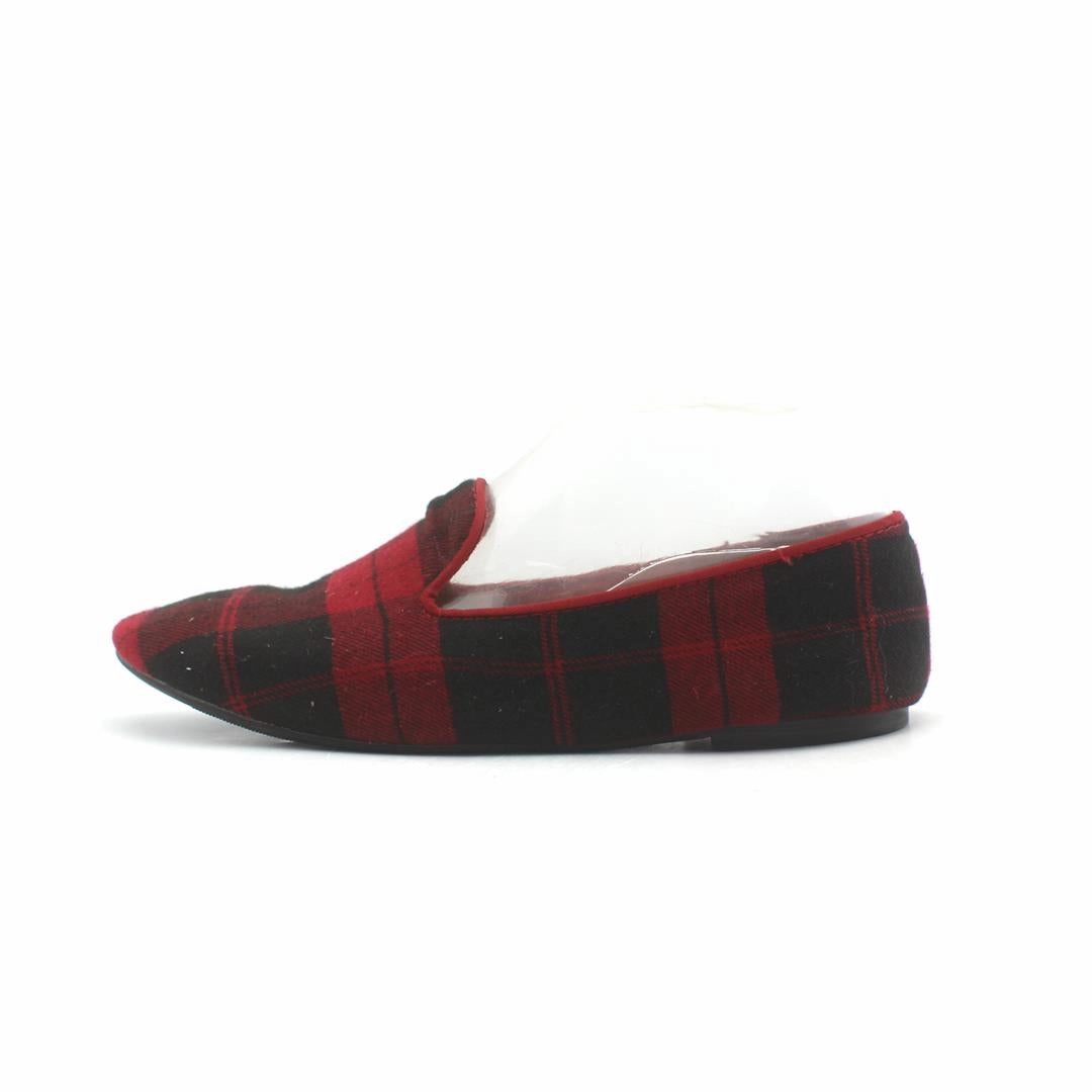 OLD NAVY . Old Navy versatile casual footwear