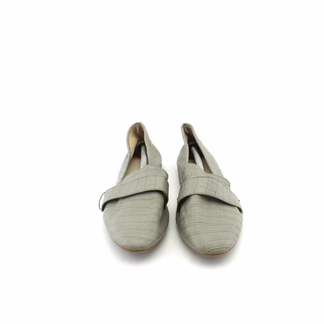 OLD NAVY . affordable Old Navy shoe visuals