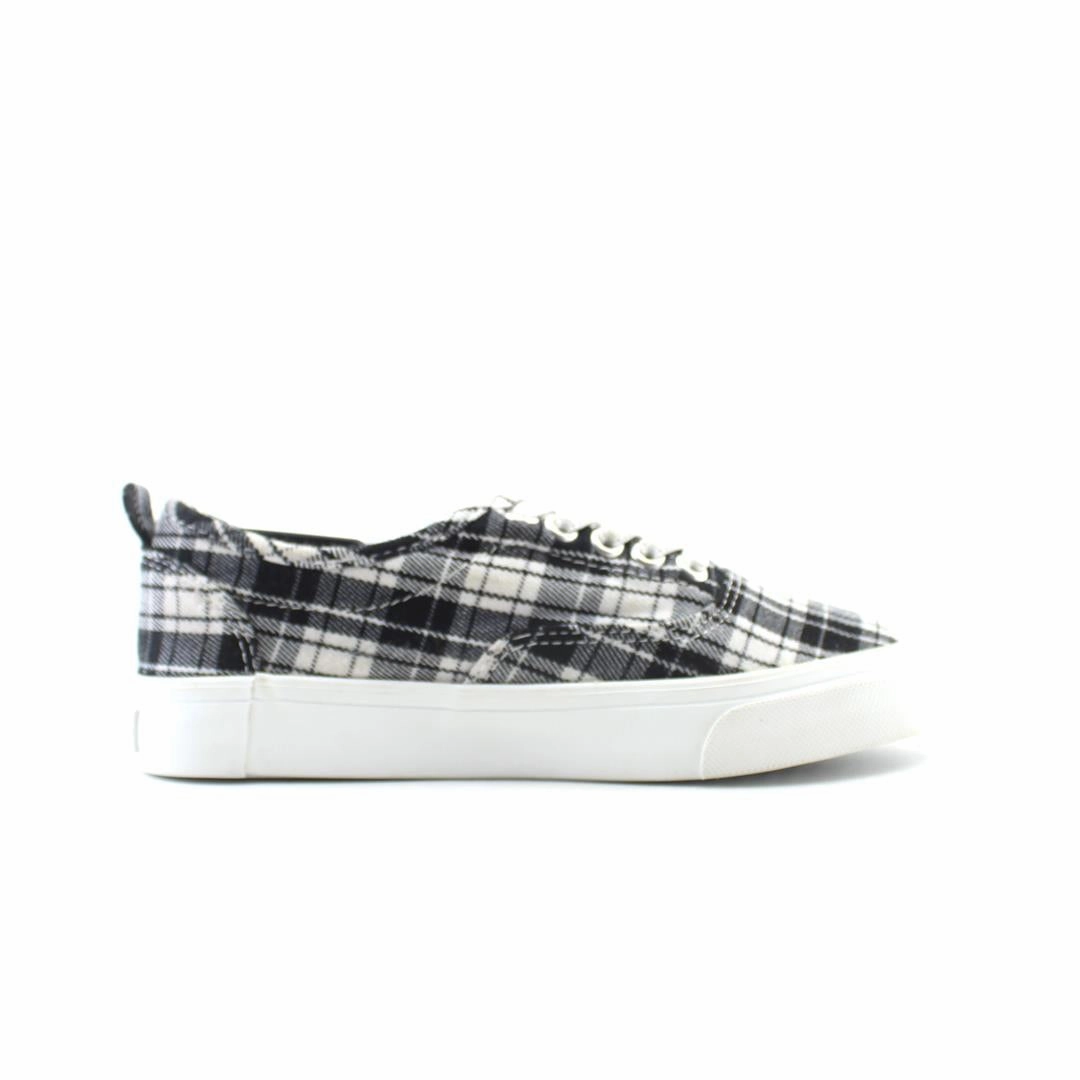 OLD NAVY . affordable Old Navy shoe visuals