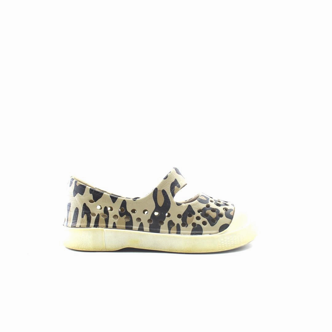 OLD NAVY . affordable Old Navy shoe visuals