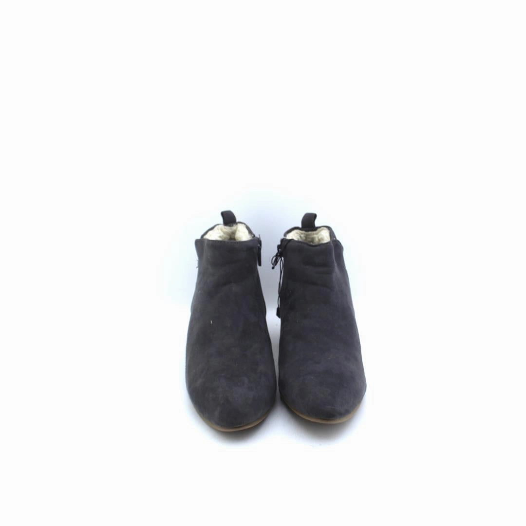OLD NAVY . affordable Old Navy shoe visuals