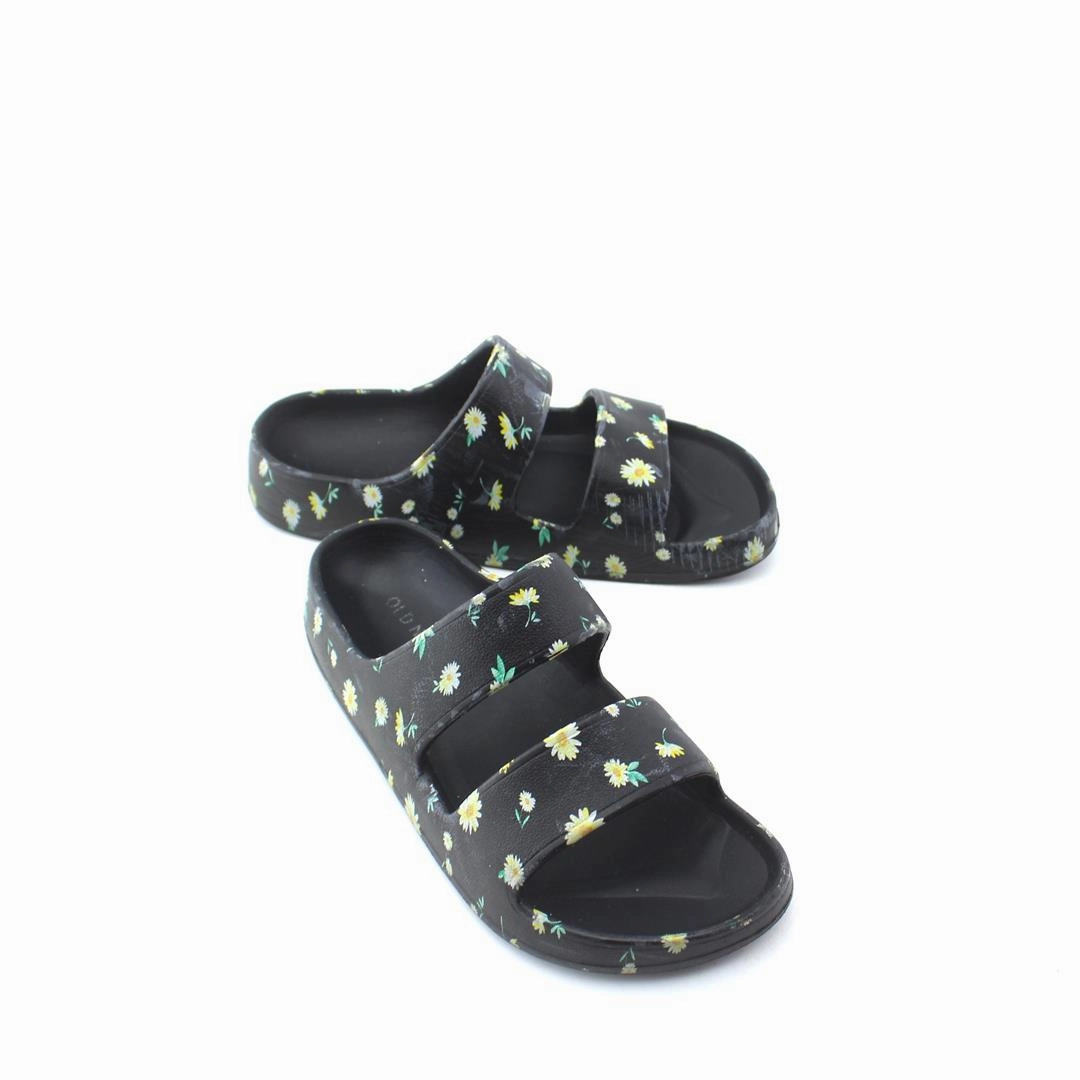 OLD NAVY . everyday Old Navy footwear looks
