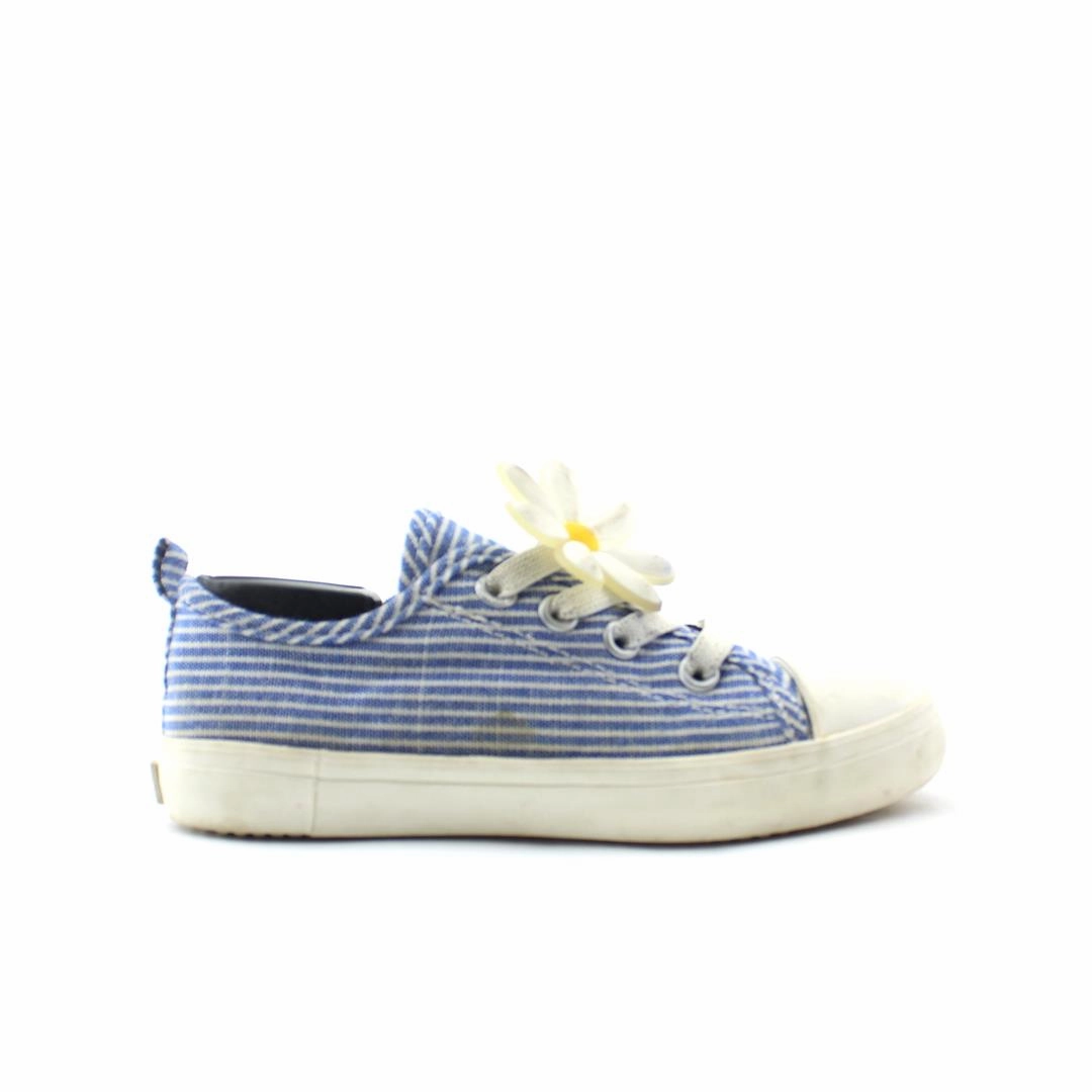 OLD NAVY . everyday Old Navy footwear looks