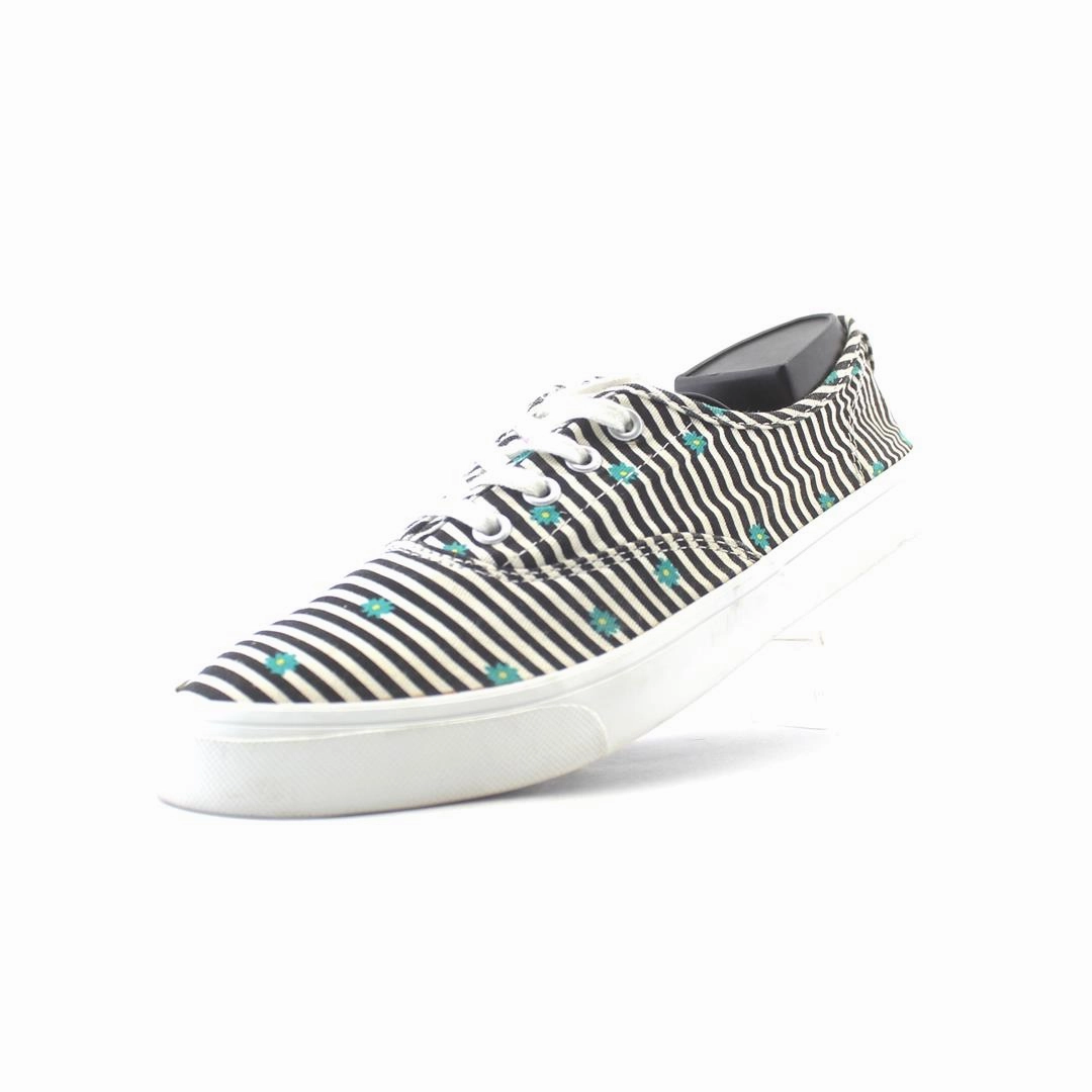 OLD NAVY . everyday Old Navy footwear looks