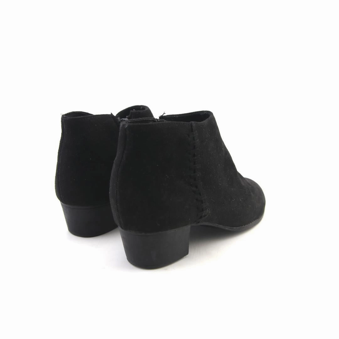 OLD NAVY . everyday Old Navy footwear looks